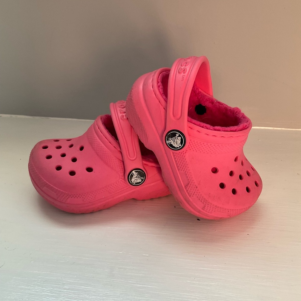 Toddler Pink Fuzzy Crocs